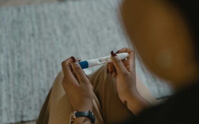 Je viens d’apprendre que je suis enceinte : que faire maintenant ?